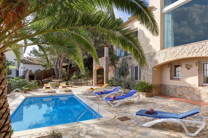 Casa rural para 6 personas, con vistas además de jardín y terraza en Palafrugell - 2