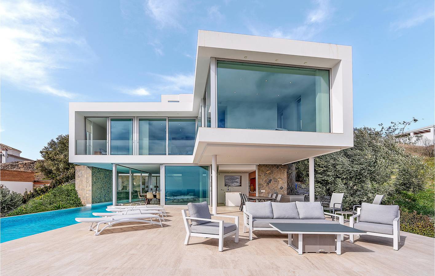 400sqft Apartment with Pool & Parking - 900m to Beach in Almuñecar, Costa Tropical