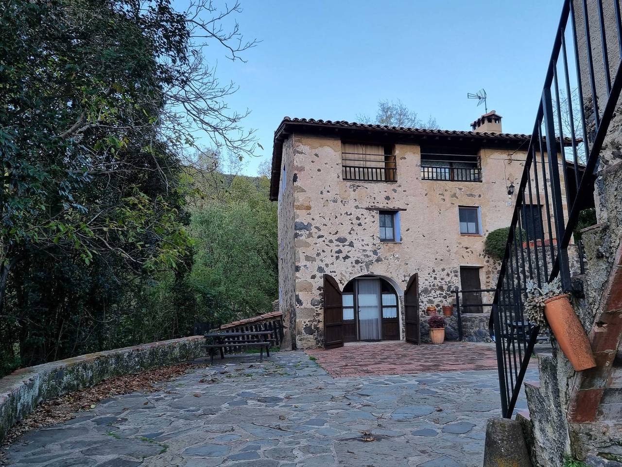 Casa Rural Cargol de Mas Violella im Naturpark, direkter Zugang zum Garten, Pool & Wlan in Sant Joan les Fonts, Naturpark Zona Volcànica de la Garrotxa
