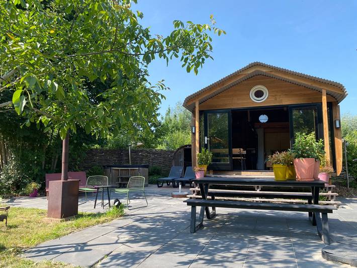 Vakantiehuis voor 2 personen, with Terras and Tuin as well as Sauna in Almere