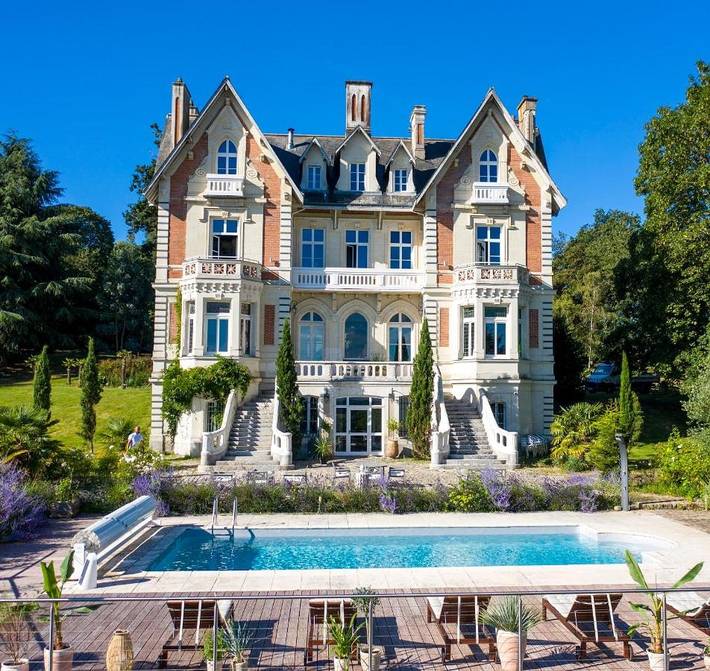 Hôtel pour 2 personnes, avec Terrasse ainsi que Jardin et Piscine