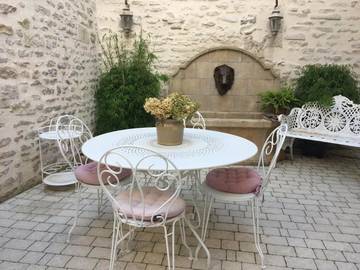 Chambre d’hôte pour 3 personnes, avec balcon à Flavigny-sur-Ozerain