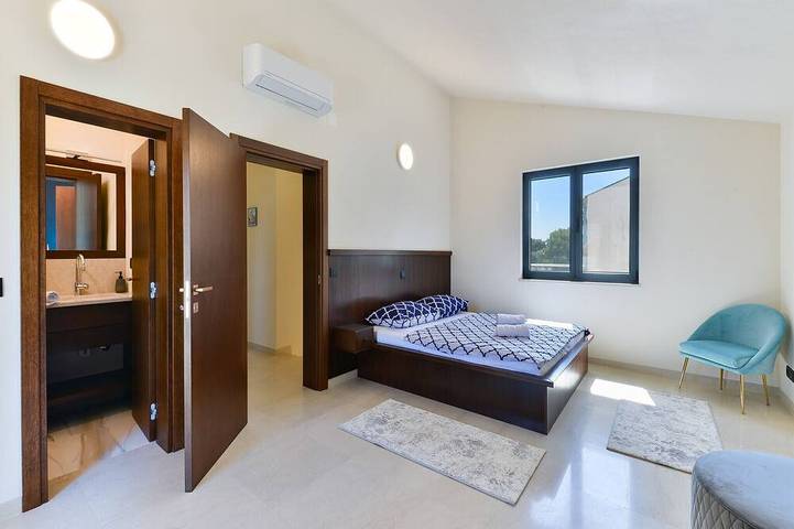 Villa pour 8 personnes, avec jardin ainsi que piscine et balcon à Kali - 3