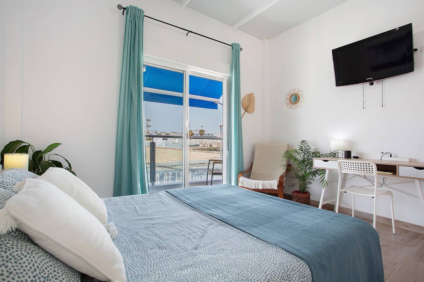 Appartement 'Alojamiento El Ocaso' met Privé Terras en Wifi, foto 11