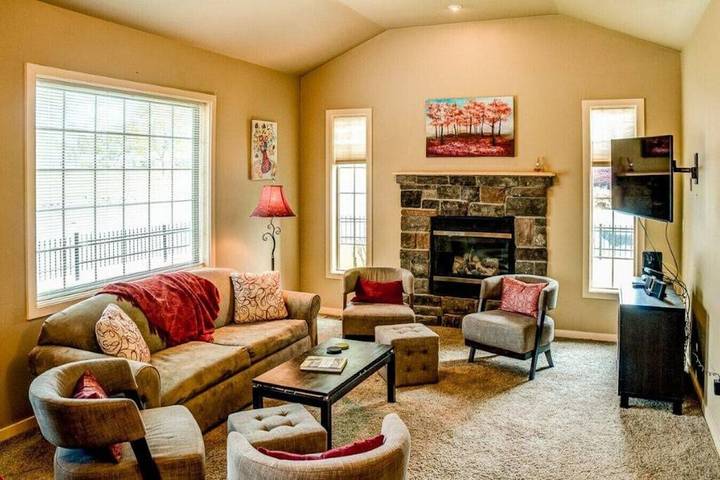 Vacation rental for 8 people, with balcony and yard in Walla Walla