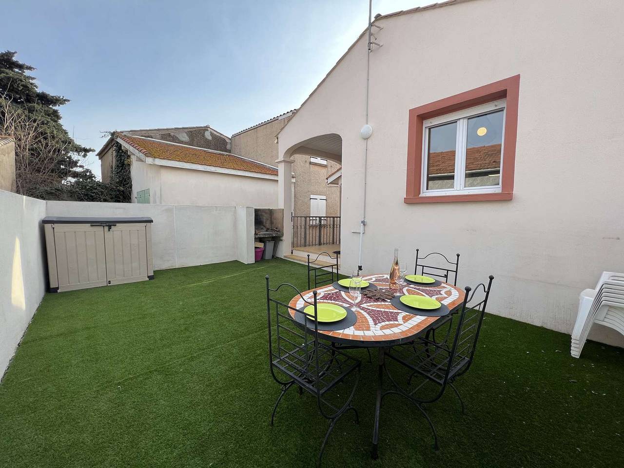 Central House with Terrace, Sleeps 6, Close to Beach and Shops in Valras-Plage, Côte d'Améthyste