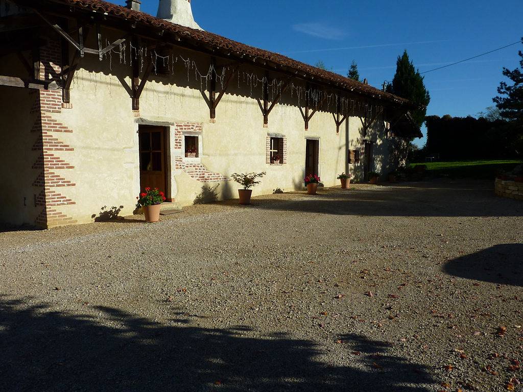 B&B La Sarrasine - Chambre Belle Époque in Saint-Julien-sur-Reyssouze, Région de Bourg-en-Bresse