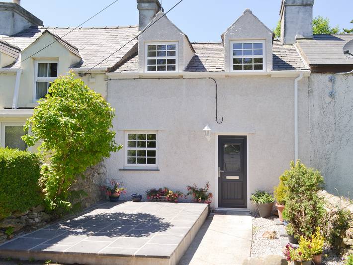 Log cabin for 2 people on the Isle of Anglesey