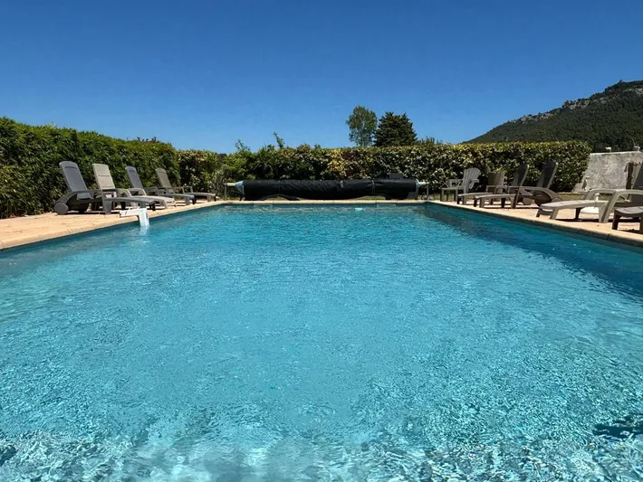 Apartamento de vacaciones para 4 personas, con jacuzzi además de terraza y piscina - 1
