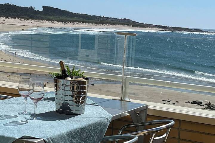 Apartamento inteiro, Oceano: lindo apartamento frente o mar com teraço in Praia de Vila Praia de Âncora, Vila Praia de Ancora