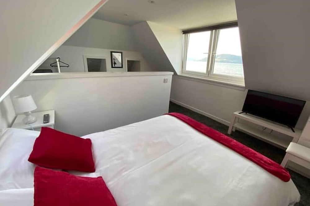 The Wee Cottage by the Ferry in Gourock, Inverclyde