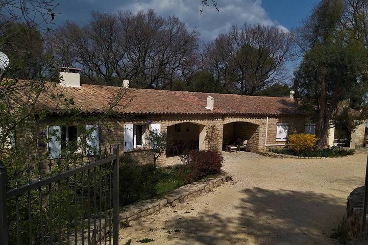 Ferienhaus für 8 Personen, mit Balkon und Garten in La Capelle-et-Masmolène