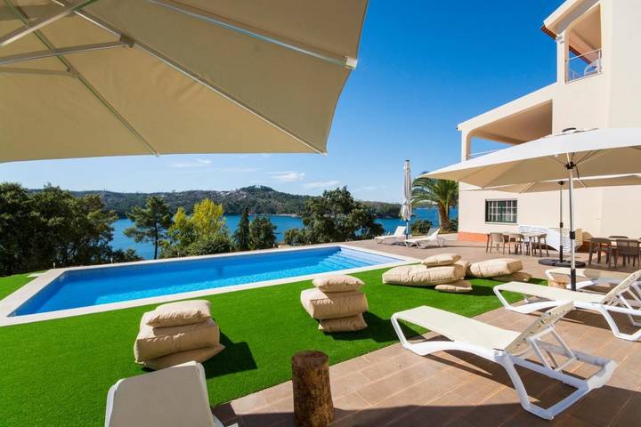 Hostel para 8 pessoas, com Terraço e Jardim e ainda Piscina and Vista em Município de Tomar
