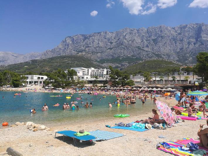 Ferienwohnung für 4 Personen, mit Balkon und Ausblick in Makarska