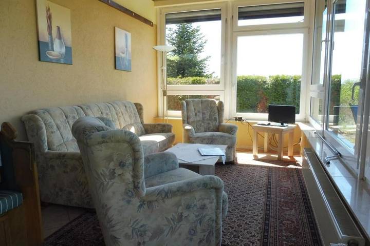 Ferienhaus für 4 Personen, mit Terrasse und Pool