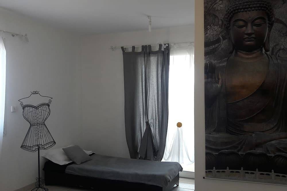 Villa con aire acondicionado, piscina privada climatizada y vallada. in Pont-Saint-Esprit, Region de Nimes