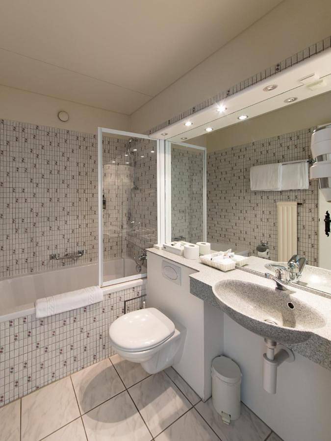 Hôtel pour 3 personnes, avec terrasse à Fribourg - 2