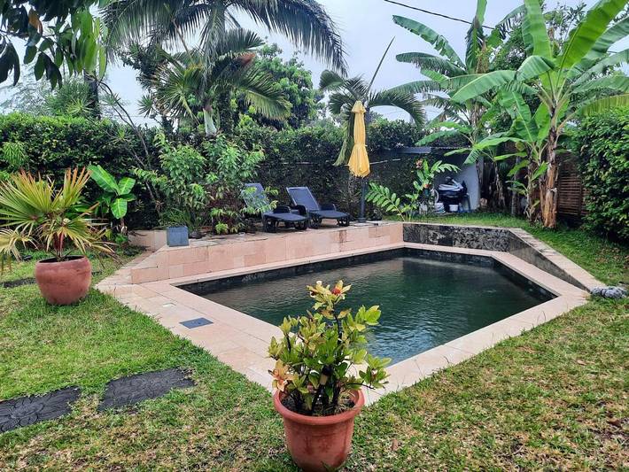 Chambre d’hôte pour 2 personnes, avec jardin et piscine à Saint-Benoît