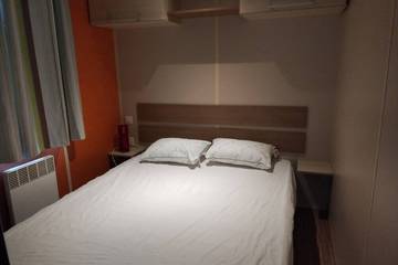 Camping pour 4 Personnes dans Castillonnès, Région de Villeneuve-sur-Lot, Photo 4