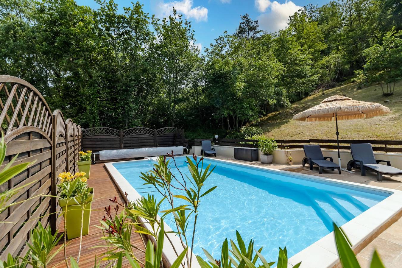 Escapade tranquille avec piscine et jardin près de Lascaux in Aubas, Périgord Noir