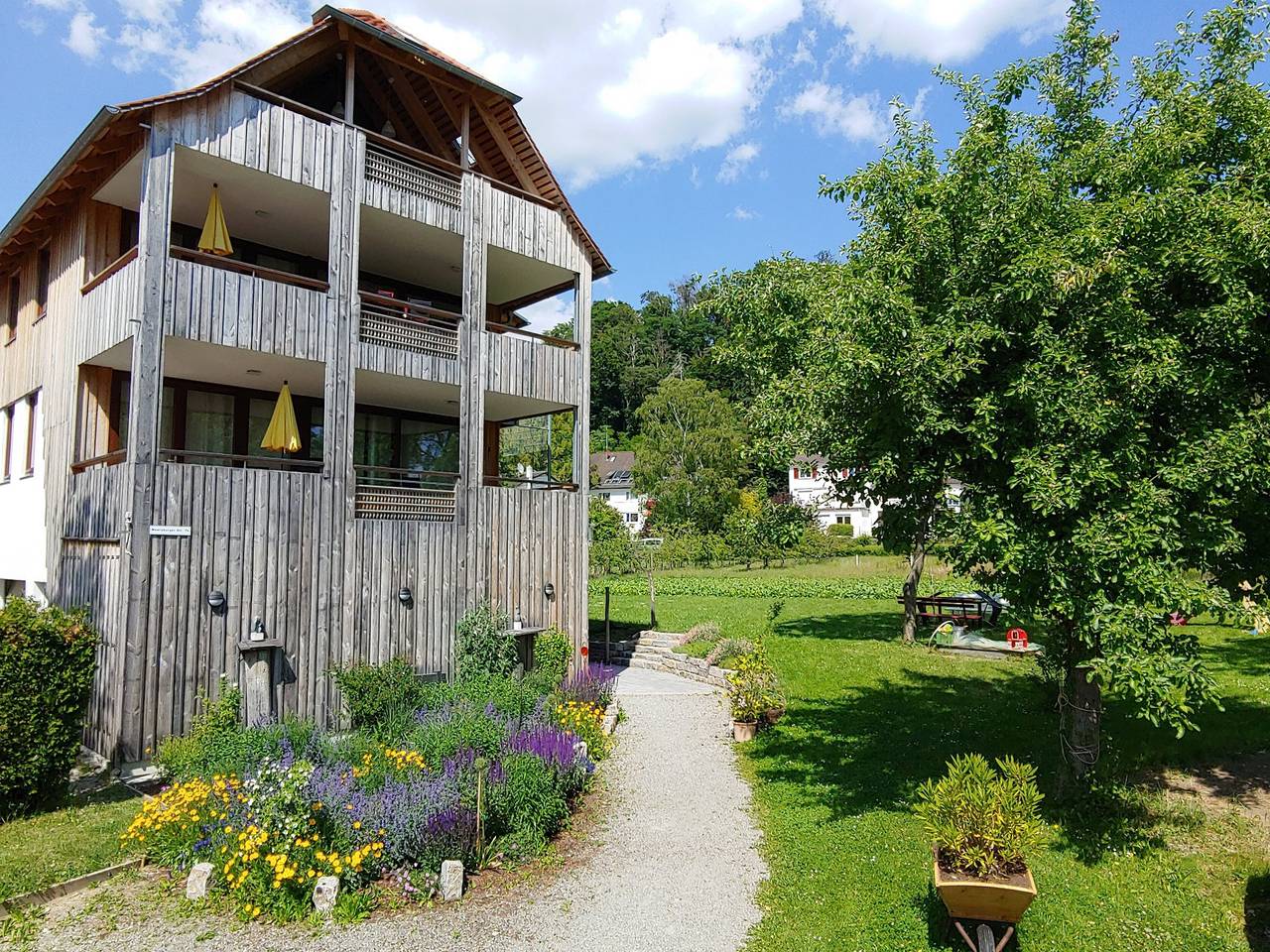 Ganze Ferienwohnung, Hof Geiger - Ferienwohnung Lilie, 100qm, 3 Schlafzimmer, max. 6 Personen in Unteruhldingen, Uhldingen-Mühlhofen