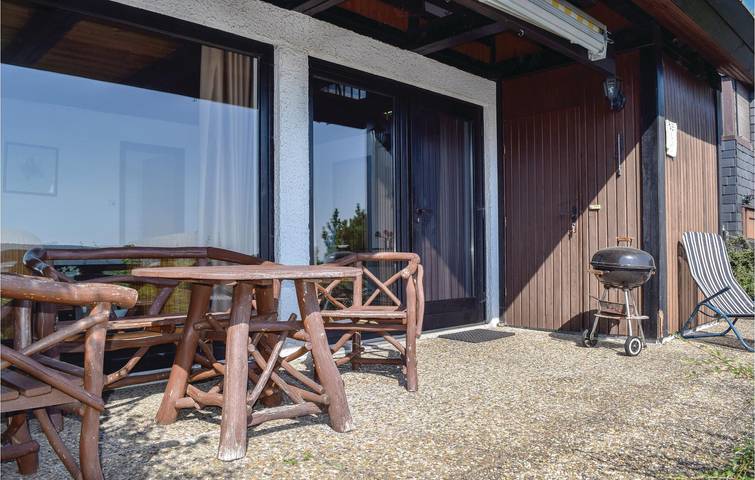 Cozy 1.5km from Bischofsheim: TV, Fishing, Kitchen in Bischofsheim an der Rhön, Rhön-Bayern