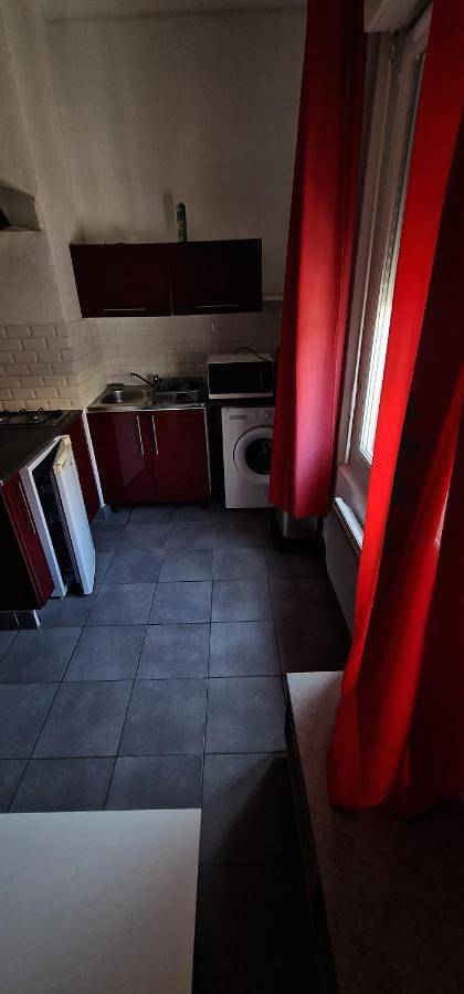 Appartement entier, Apartment with Terrace in Cruscades, Côte méditerranéenne (France)