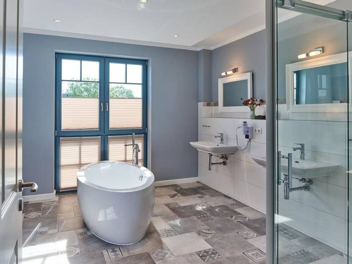 Ferienhaus für 8 Personen, mit Garten und Sauna sowie Balkon in Sellin - 4