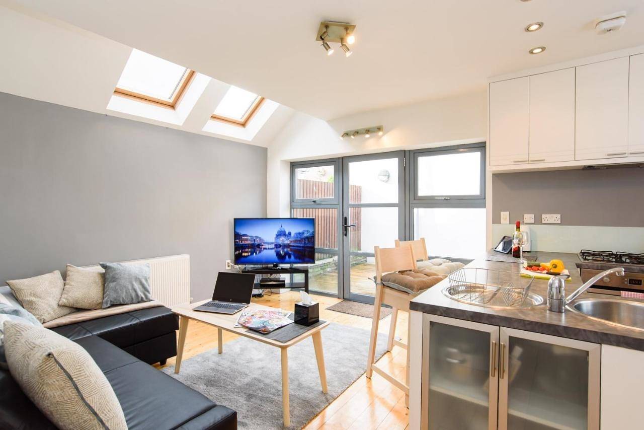 Two-Bedroom House in Cardiff, Cardiff region
