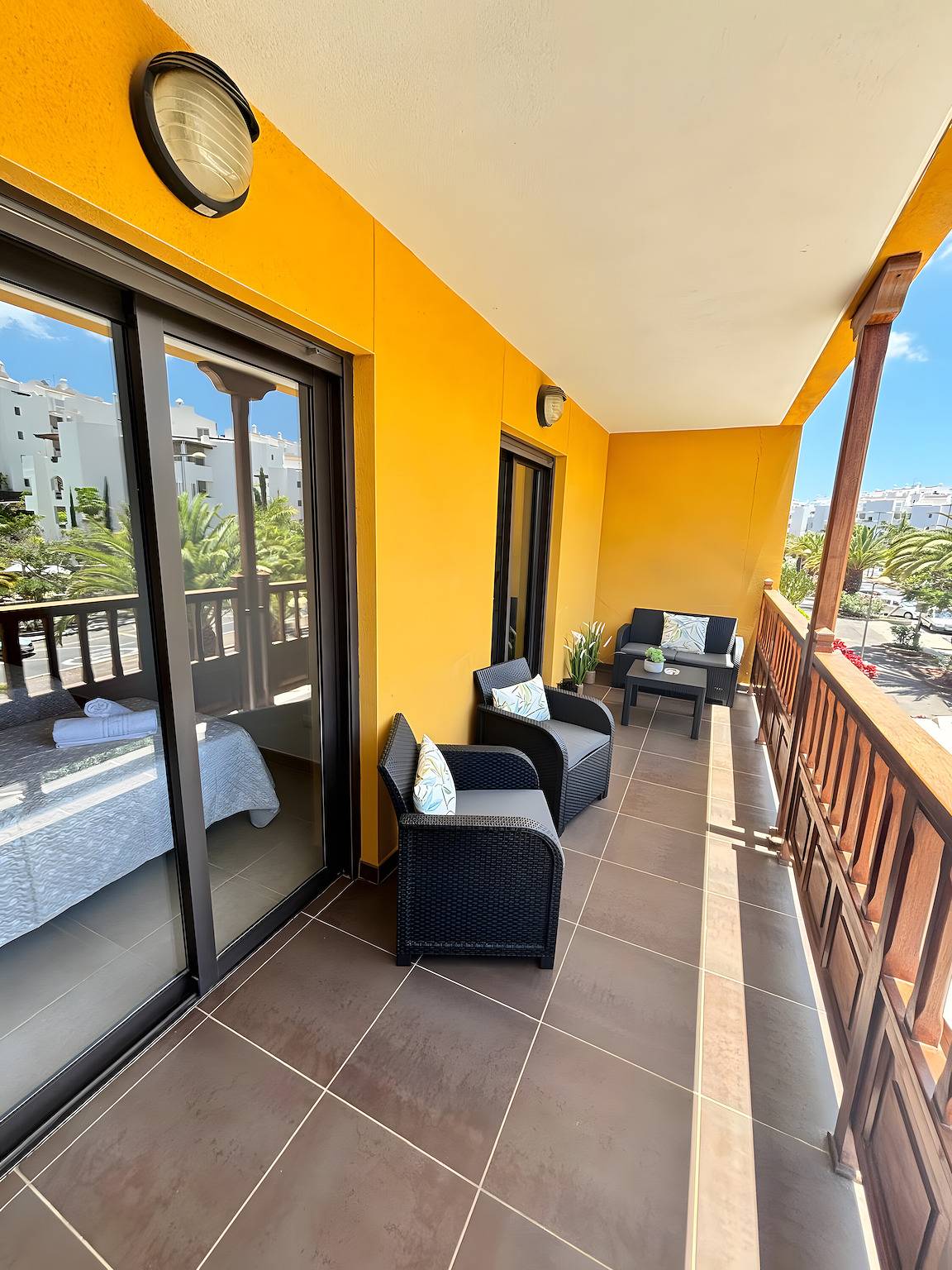 Apartamento entero, Ojos del océano! con terraza y piscina comunitaria in Palm-Mar, Arona 