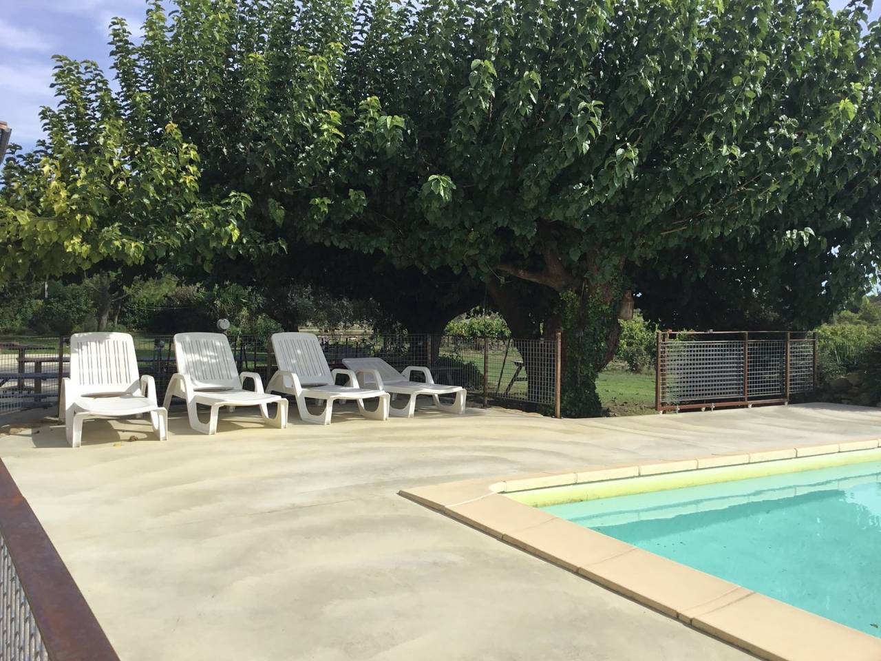Gîte ancienne bergerie en Provence avec piscine in Richerenches, Enclave de Valreas