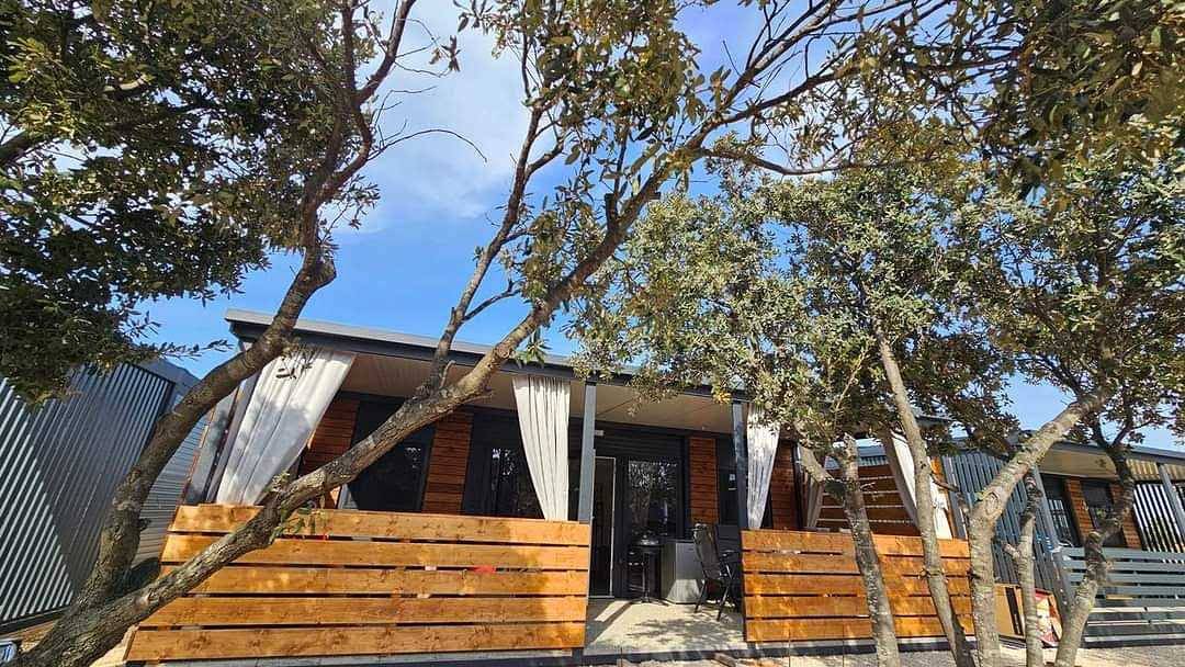 Domek Mobilny Roko ze wspólnym basenem in Pirovac, Żupania szybenicko-knińska