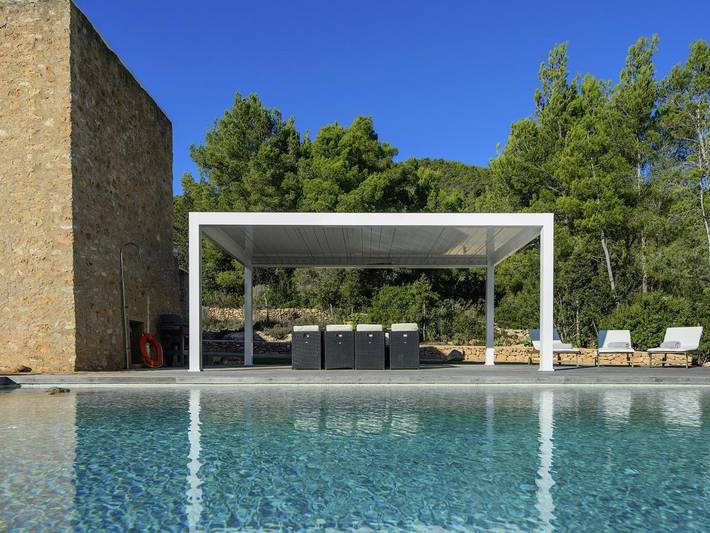Gîte pour 6 personnes, avec terrasse ainsi que jardin et piscine à Sant Joan de Labritja - 4