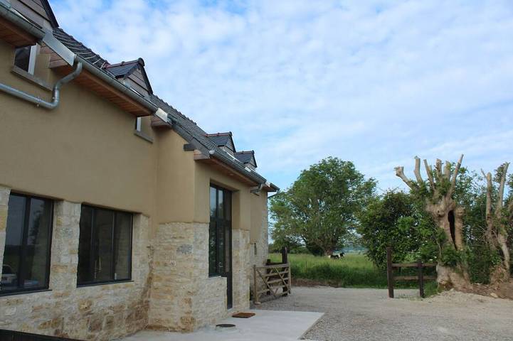 Location de vacances pour 6 personnes, avec terrasse à Cretteville