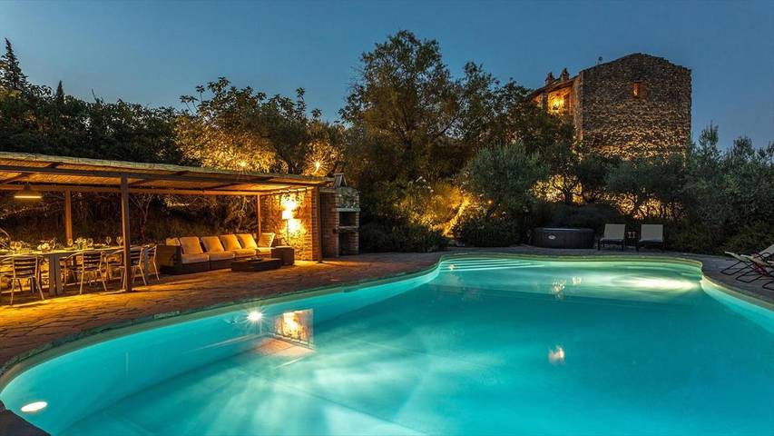 Chalet para 16 personas, con jacuzzi además de jardín y piscina, Se admiten mascotas - 1
