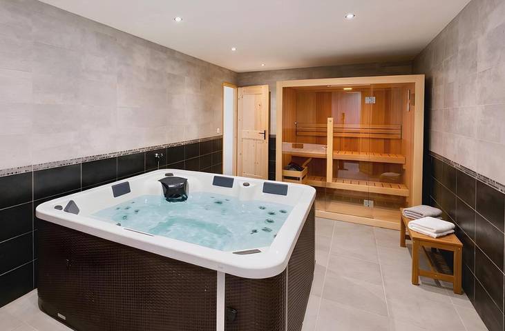 Gîte pour 10 personnes, avec Jacuzzi ainsi que Terrasse et Sauna à Abriès - 3