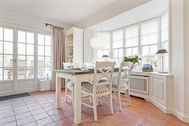 Ganze Wohnung, Bestlage zwischen Dünen und Dorfteich. Mit eigenem Gärtchen. in Wenningstedt, Sylt