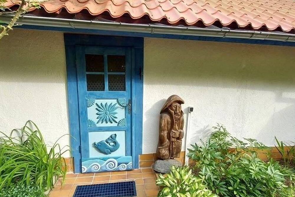 Vacation home Julchen - Holiday home Julchen: Quiet family idyll with garden, in Samtens, Rügen