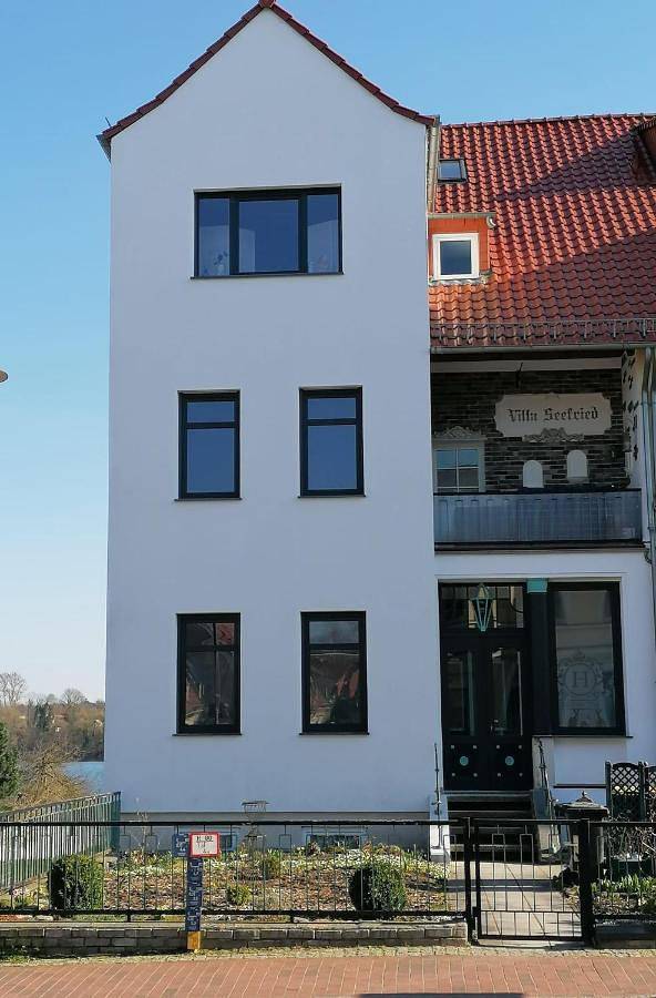 Villa für 2 Personen, mit Ausblick und Seeblick sowie Balkon in Malchow