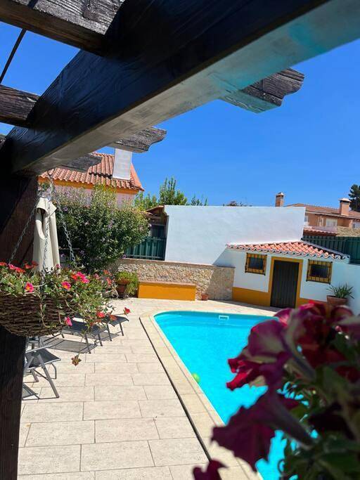 Casa rural para 4 personas, con jardín y vistas además de vistas al lago y piscina, Se admiten mascotas en Setubal - 3