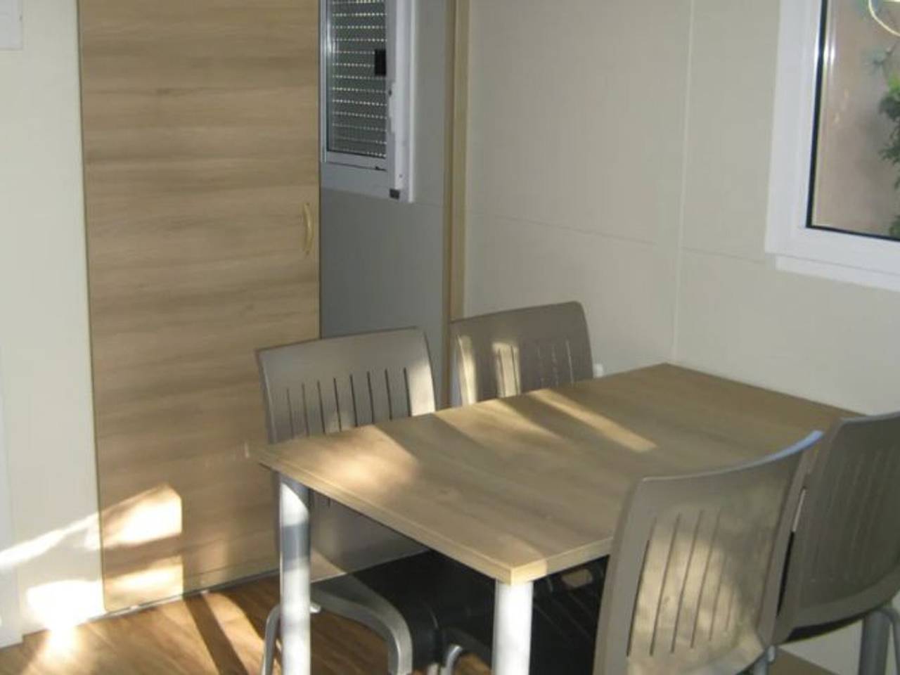 3-Zimmer-Chalet mit Terrasse, 4 Pers, Komfort und Ruhe in Noves, Arles und Umgebung