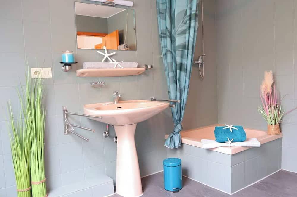 Ferien auf dem Bauernhof! Natur und Erholung pur im Ferienhaus Heinrichs erleben in Cappel, Cuxland