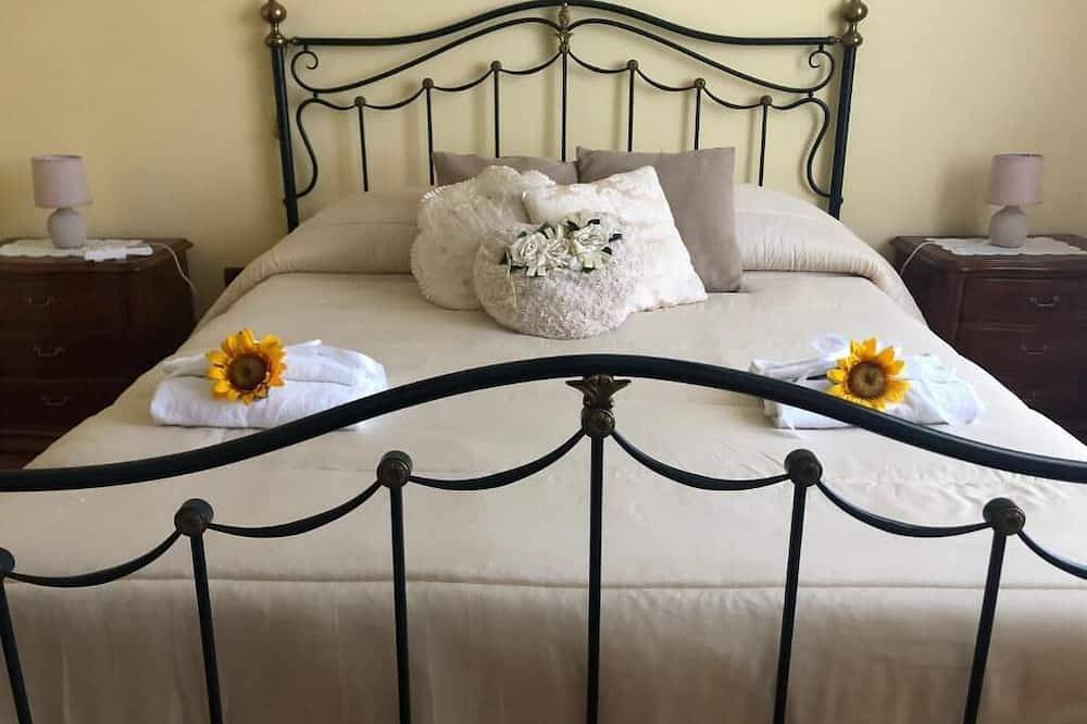 Apartamento entero, Apartment on the Gulf at the foot of Mount Faito in Castellammare di Stabia, Provincia de Nápoles
