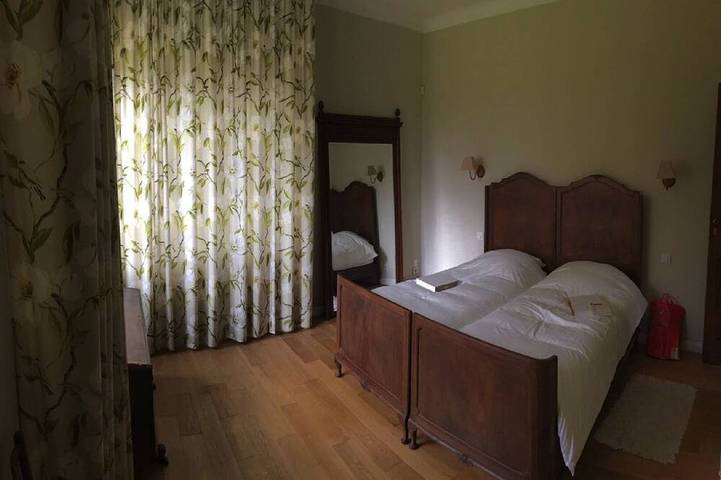 Location de vacances pour 10 personnes, avec jardin et terrasse à Saint-Loubès - 2