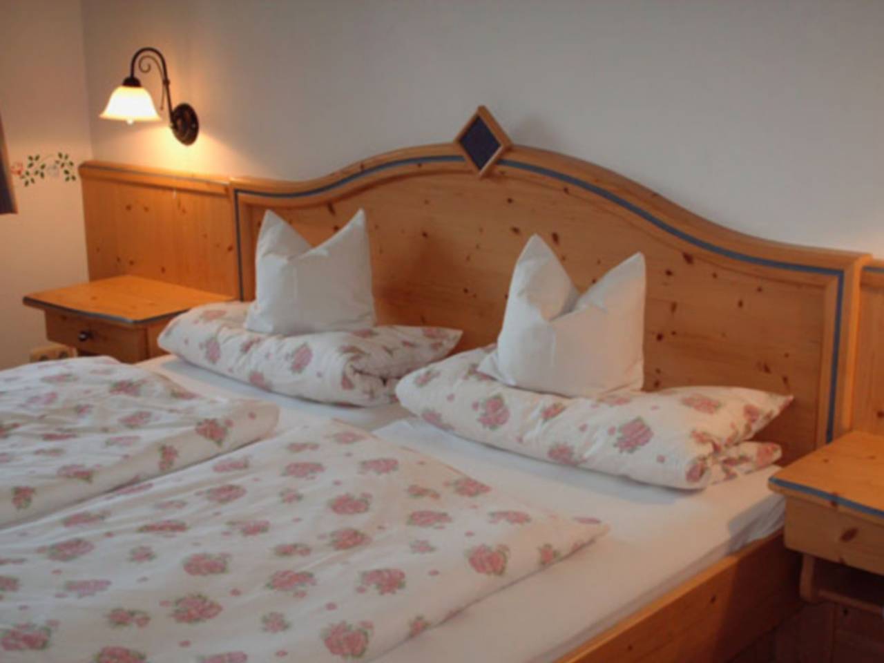 Kleinrachlhof | Chiemgau Karte - Fewo Rose 75 qm 1-5 Pers., 2 Doppelzimmer, 1 Einzelzimmer, Balkon in Grassau, Chiemsee