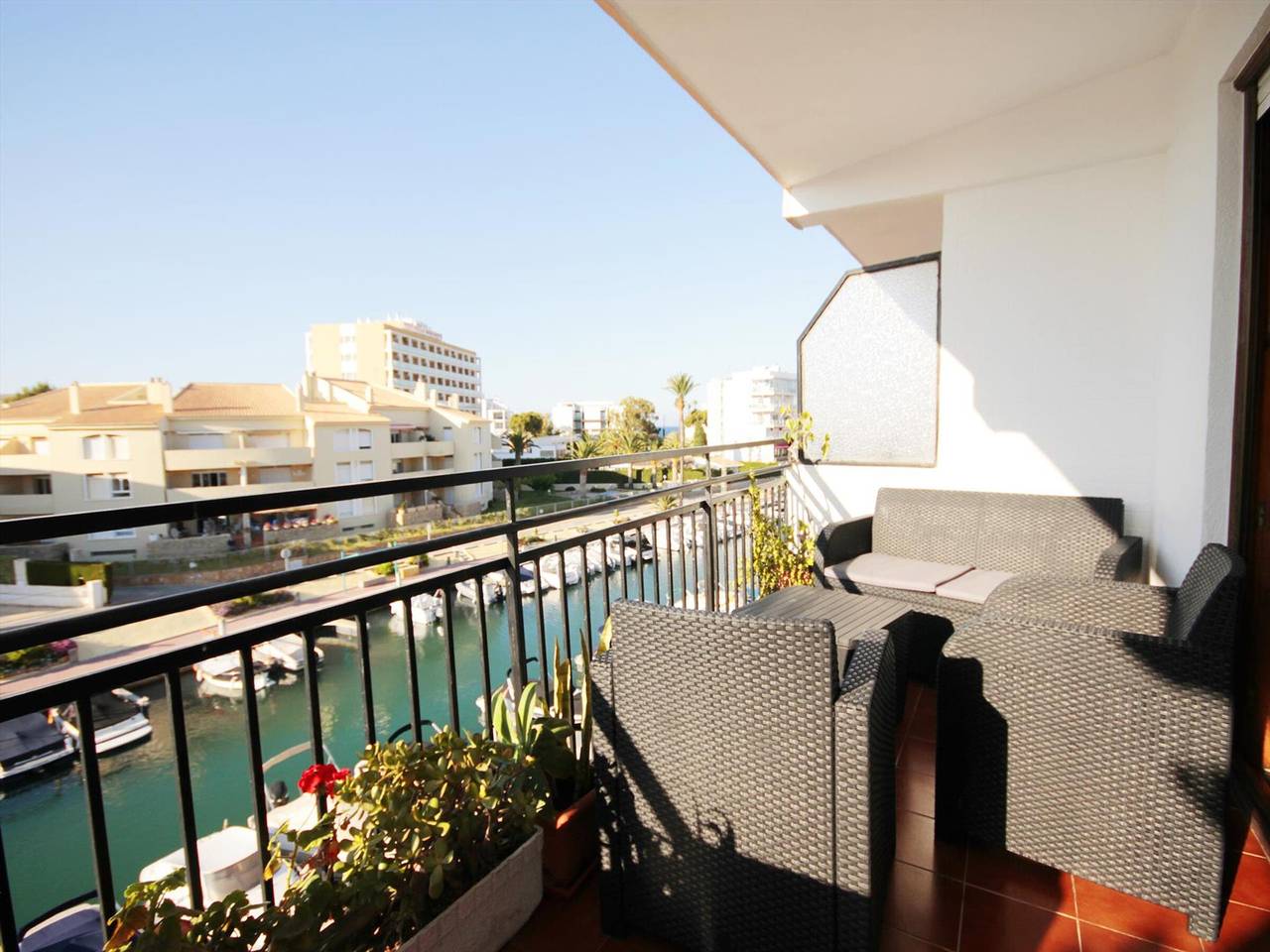 Apartamento entero, Apartamento cómodo en Javea, cerca de la playa y comodidades, se admiten mascotas in Playa del Arenal, Jávea