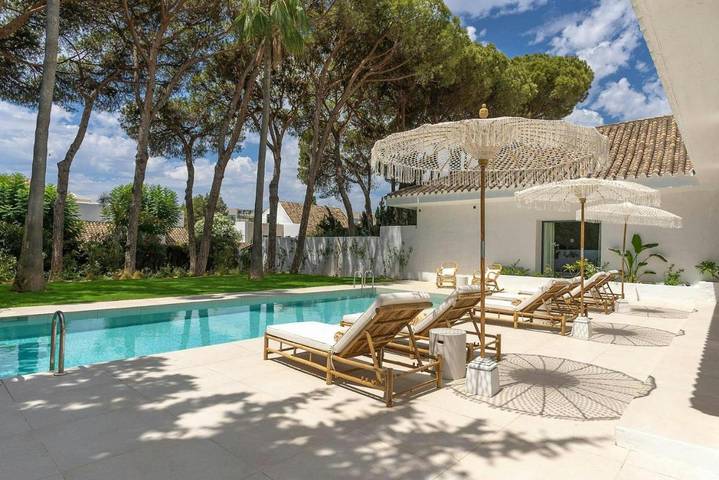 Location de vacances pour 14 personnes, avec Jacuzzi et Terrasse ainsi que Jardin et Piscine à Aspremont - 3