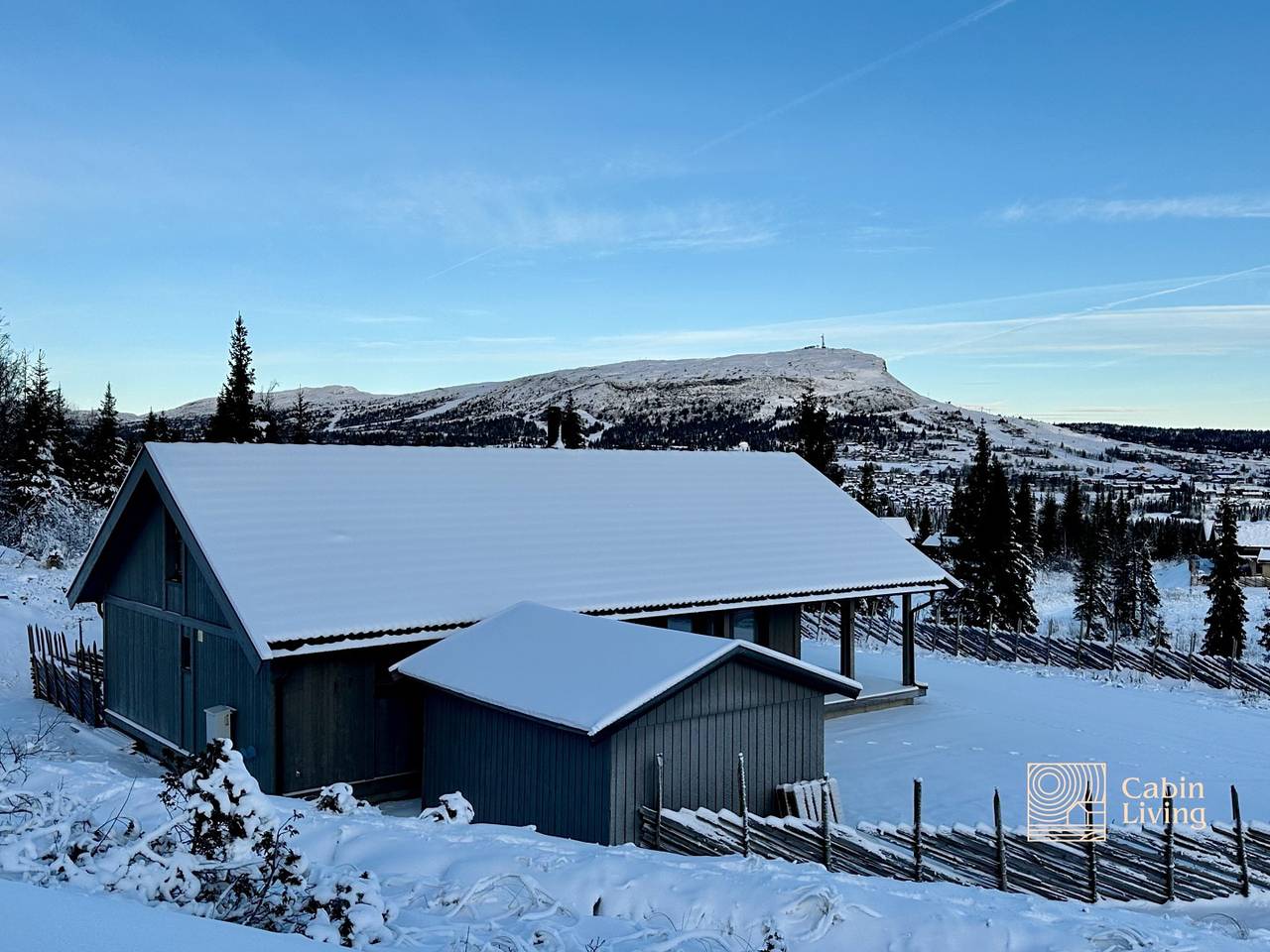 Modern cabin Skeikampen with ski-in/out cross country trails & great view in Skeikampen, Gausdal