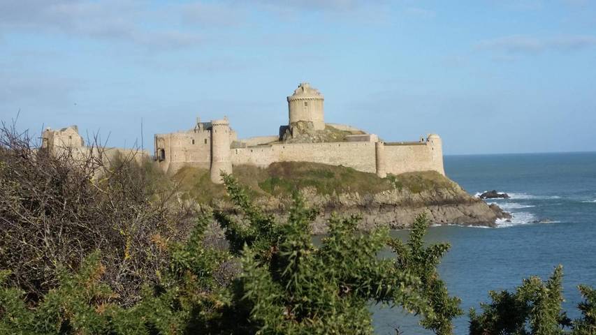Chambre d’hôte pour 2 personnes, avec jardin à Plévenon - 4