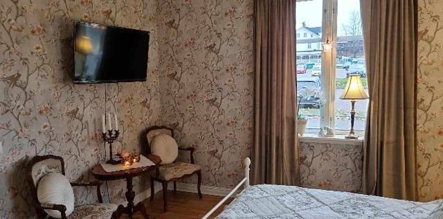 Double Room with Private Bathroom in Säffle, Vänern
